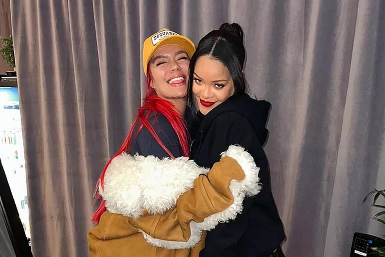 Karol G, Rihanna