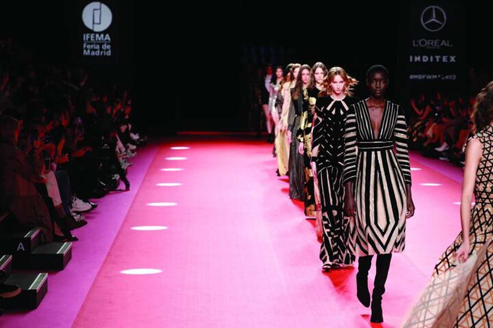 Foto de un desfile de la MBFWM