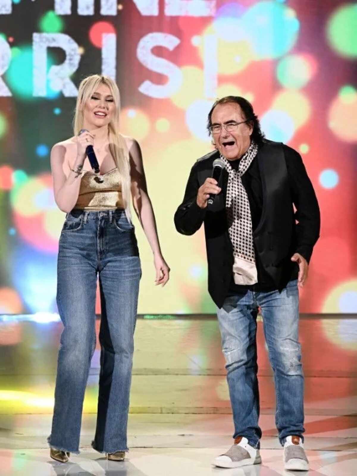 Jazmine Carrisi y Albano cantando