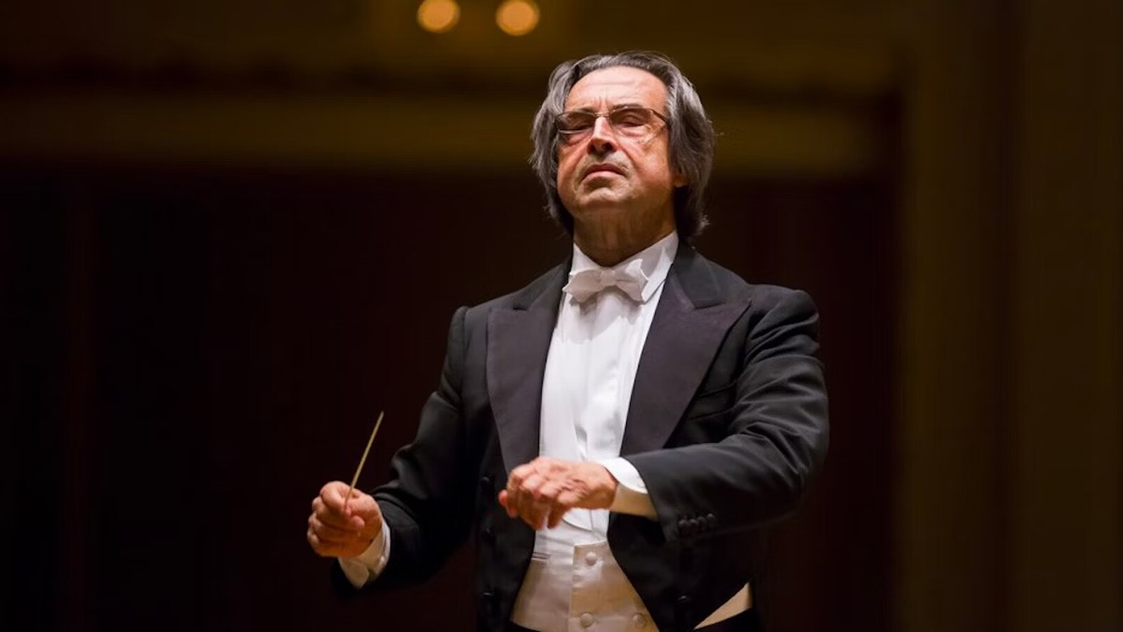 Riccardo Muti dirigiendo