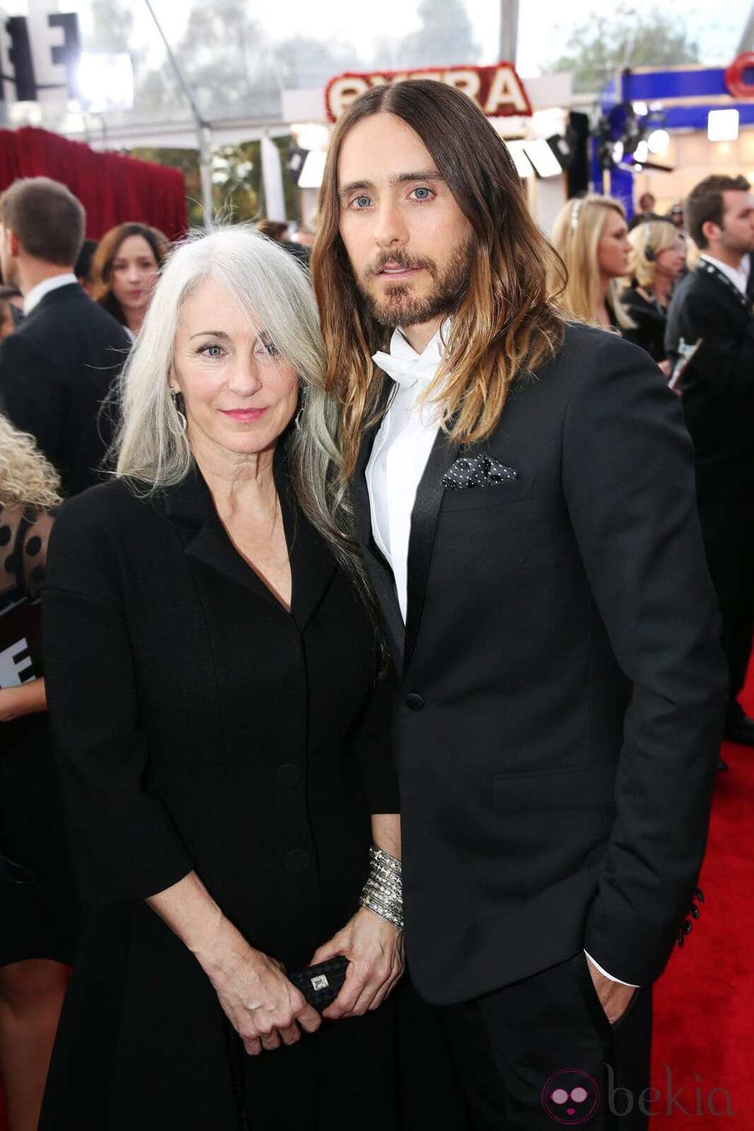 Jared Leto y su madre posando
