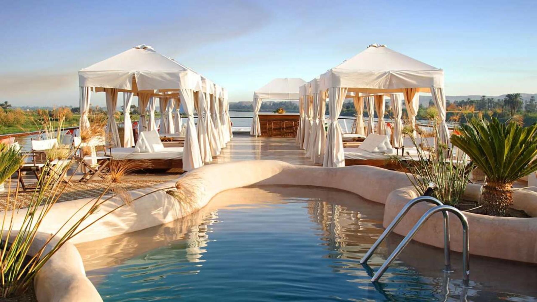 Los 5 cruceros más lujosos para hacer este verano: uno alcanza los 40.000 €