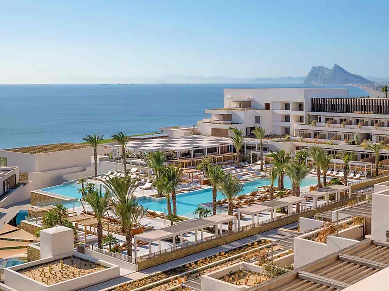 apertura hoteles 2025