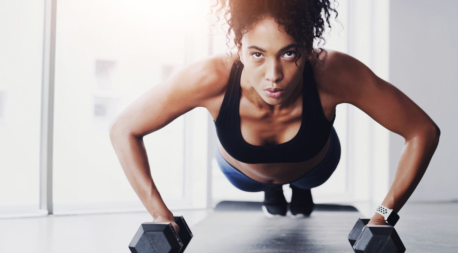 Flexiones de biceps, ejercicios brazos