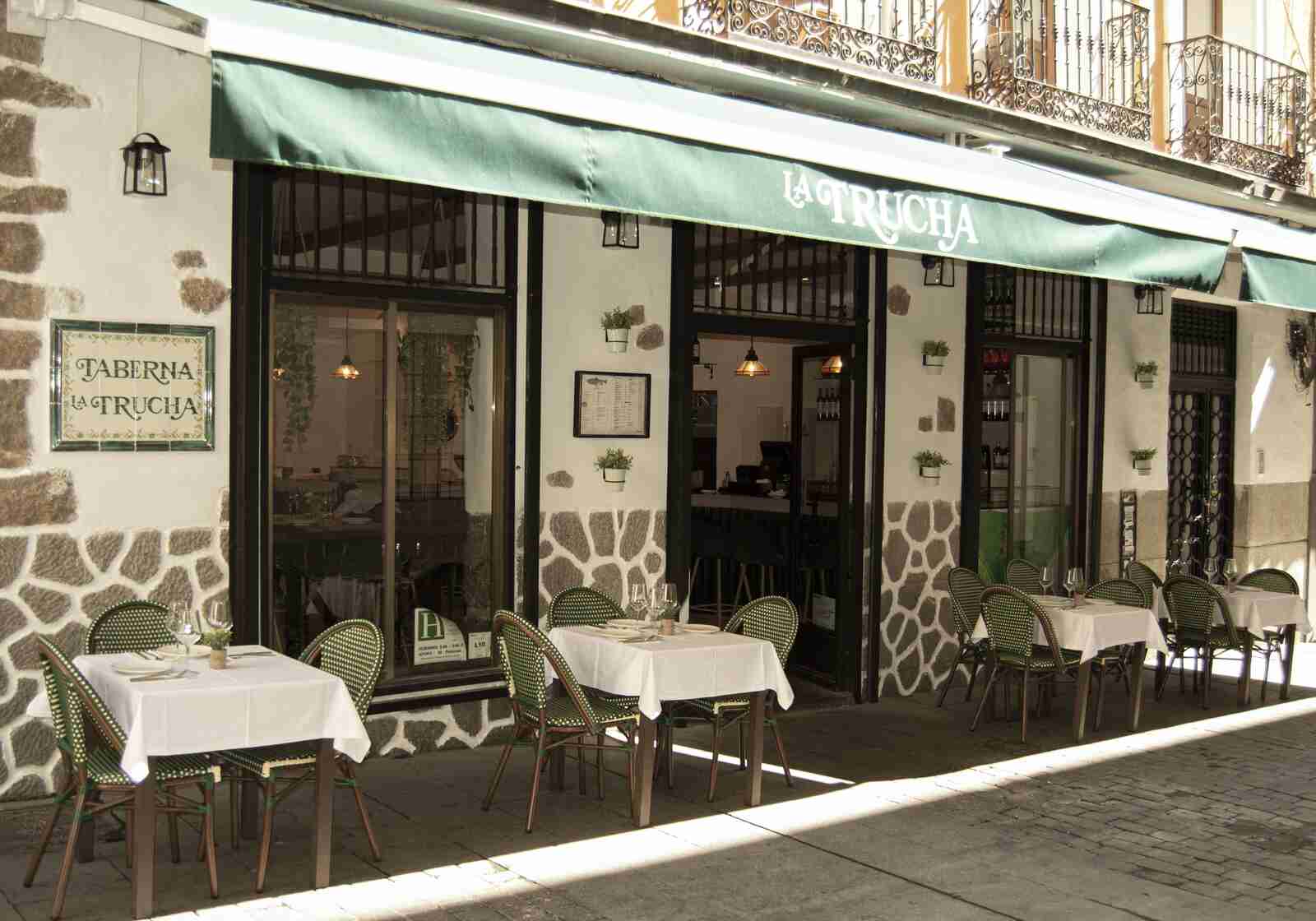 Fachada de La Trucha para San Isidro