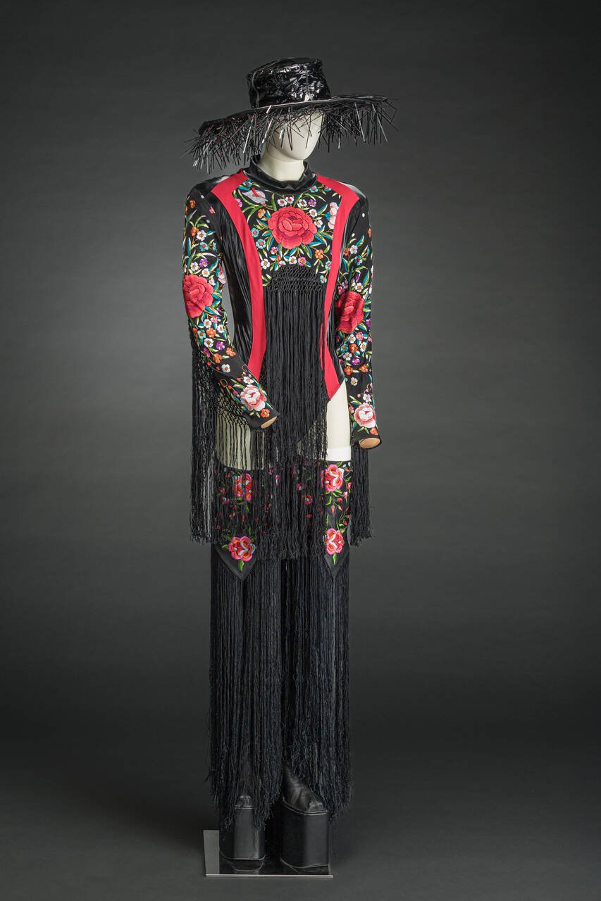 exposición raices museo del traje. Traje regional