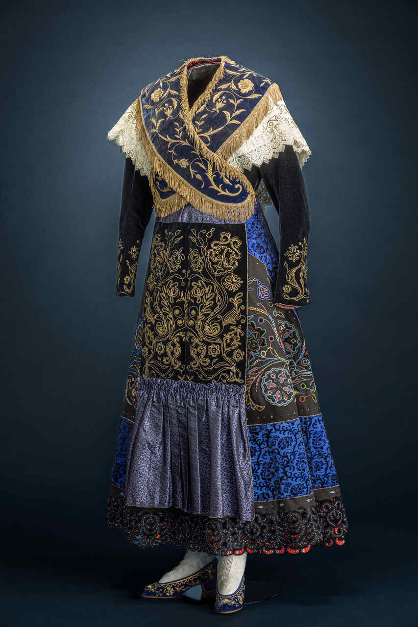 exposición raices museo del traje. Traje regional