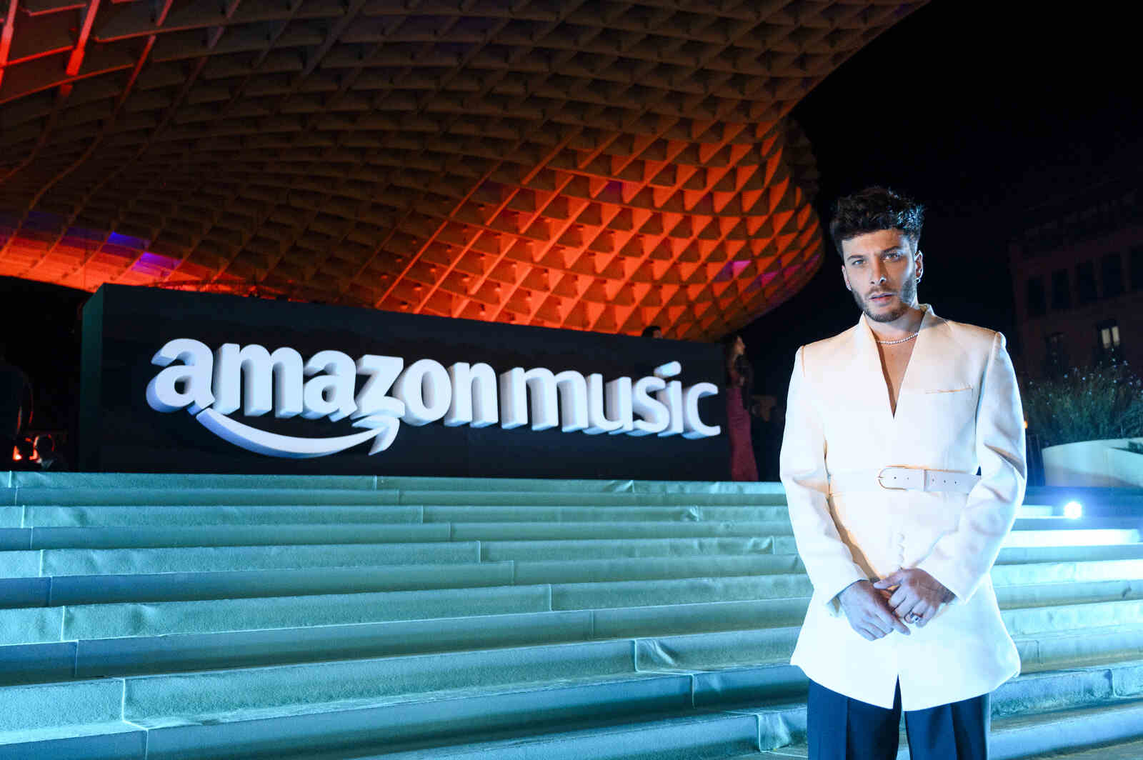 Blas Cantó posando en Amazon Music