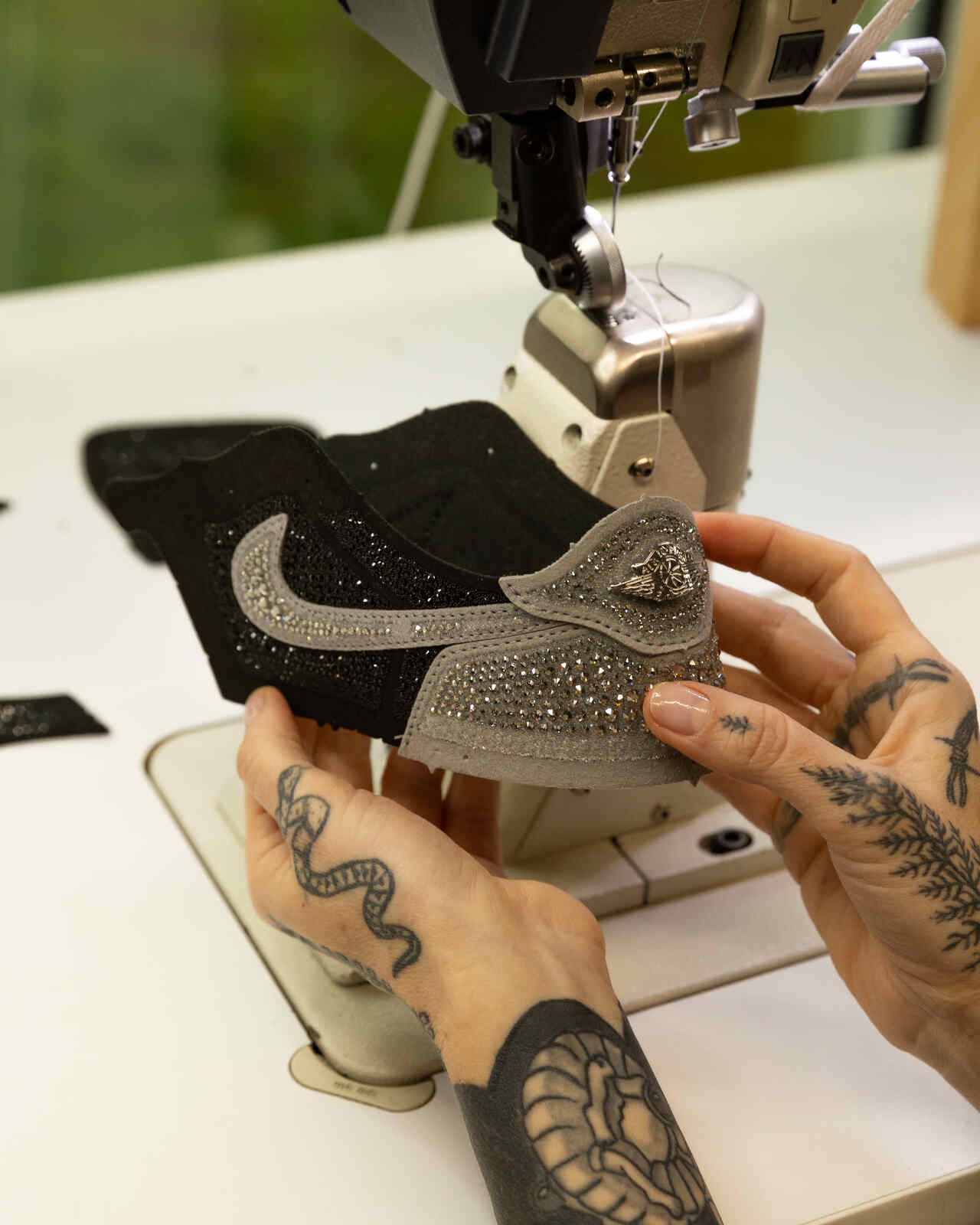 Montaje de la zapatilla de Swarovski