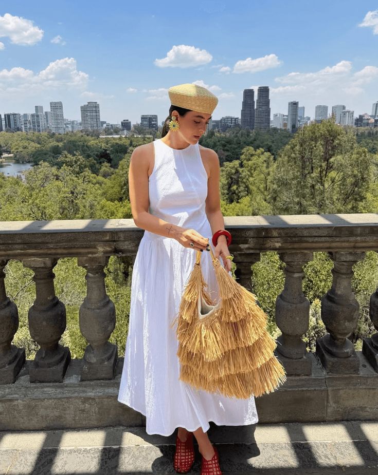 El sombrero que llevaba Lady Di es de absoluta tendencia, favorece a las 20 y también a las 50