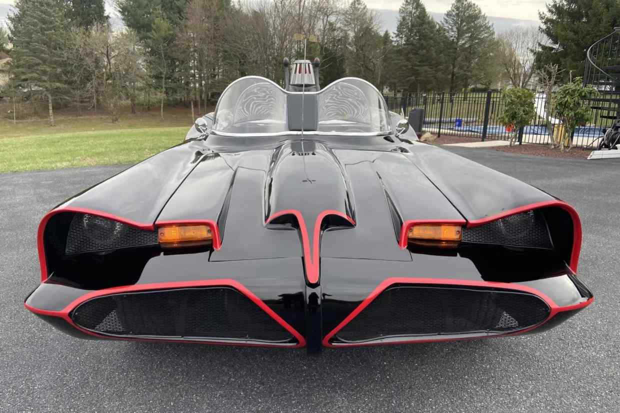 Frontal del Batmovil a subasta