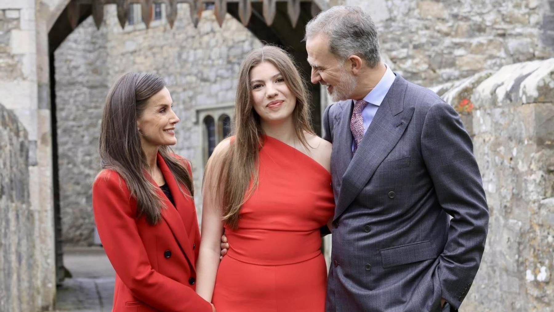Los Reyes con la infanta Sofía