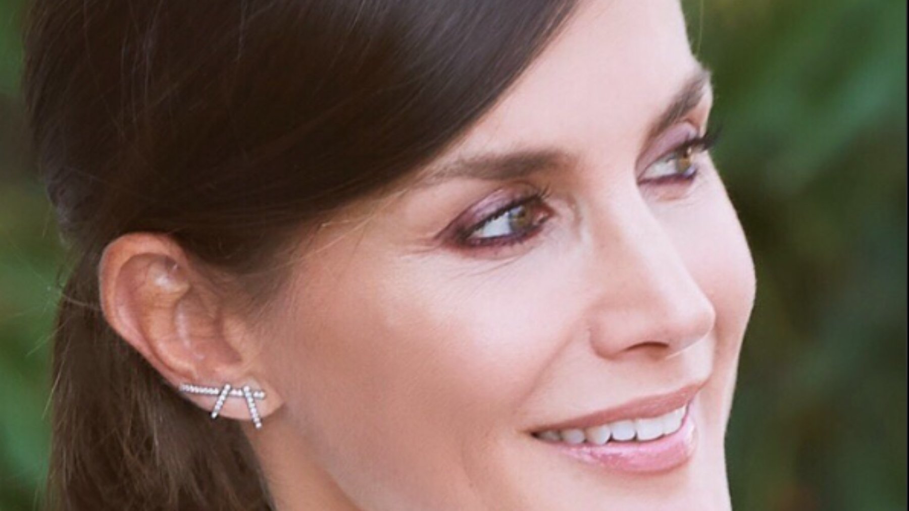Los pendientes de diamantes favoritos de la Reina Letizia son de esta firma española