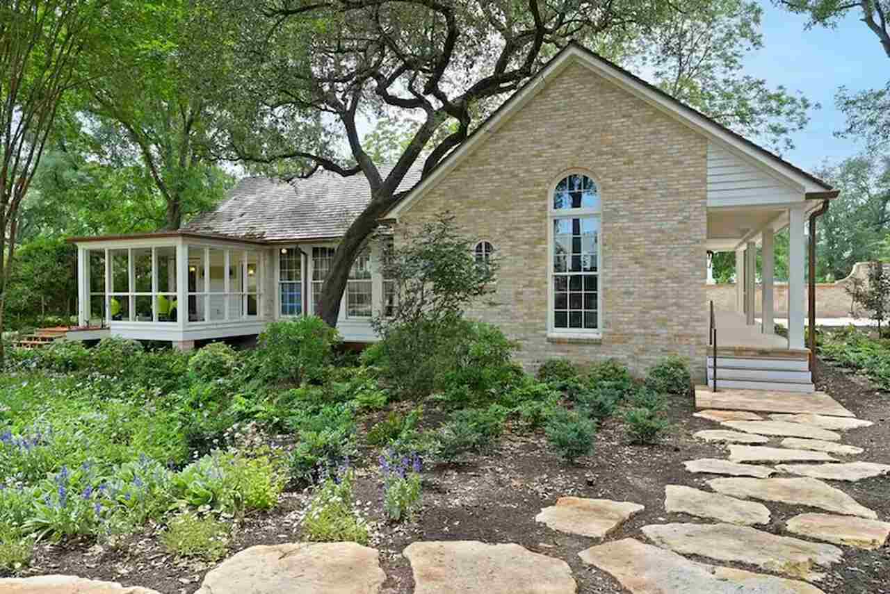 emma stone mansion texas