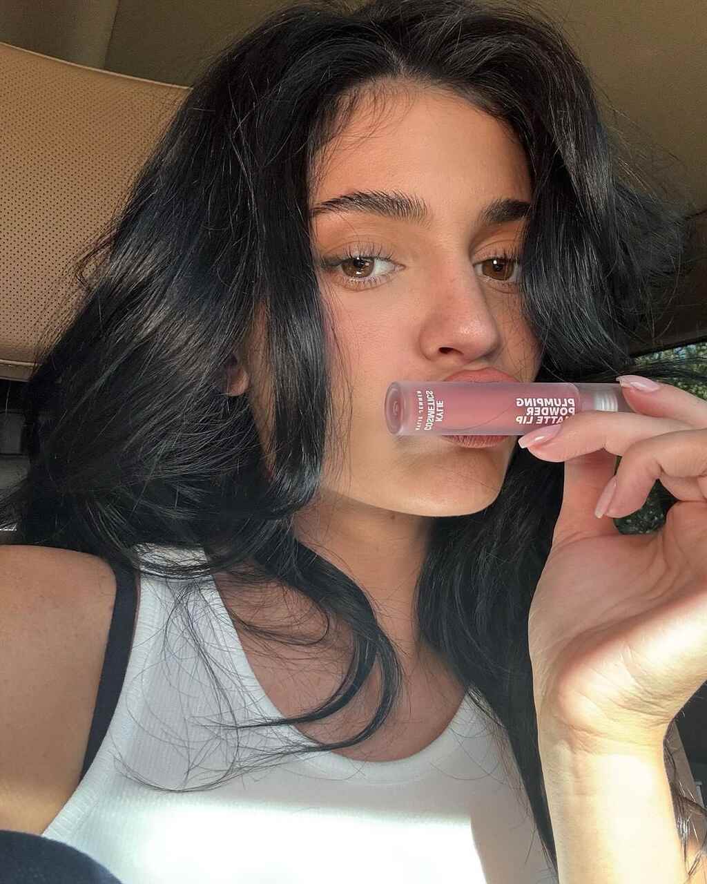 firma de maquillaje Kylie Jenner, cosmética