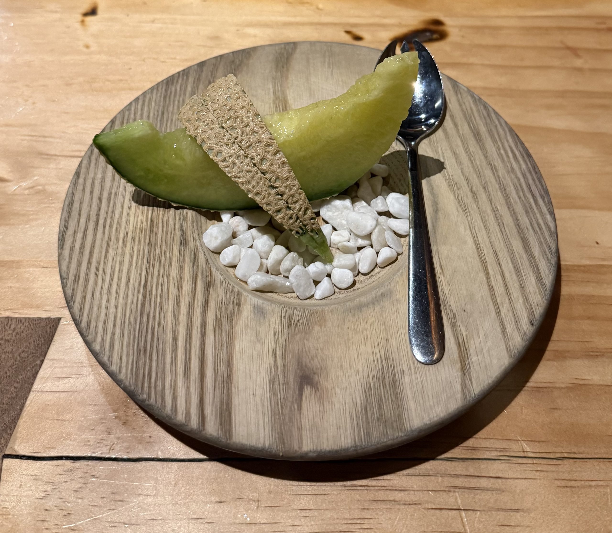 Ignasi Elías sirve en su restaurante el melón más caro del mundo: «Llega de Japón y cuesta 240 €»