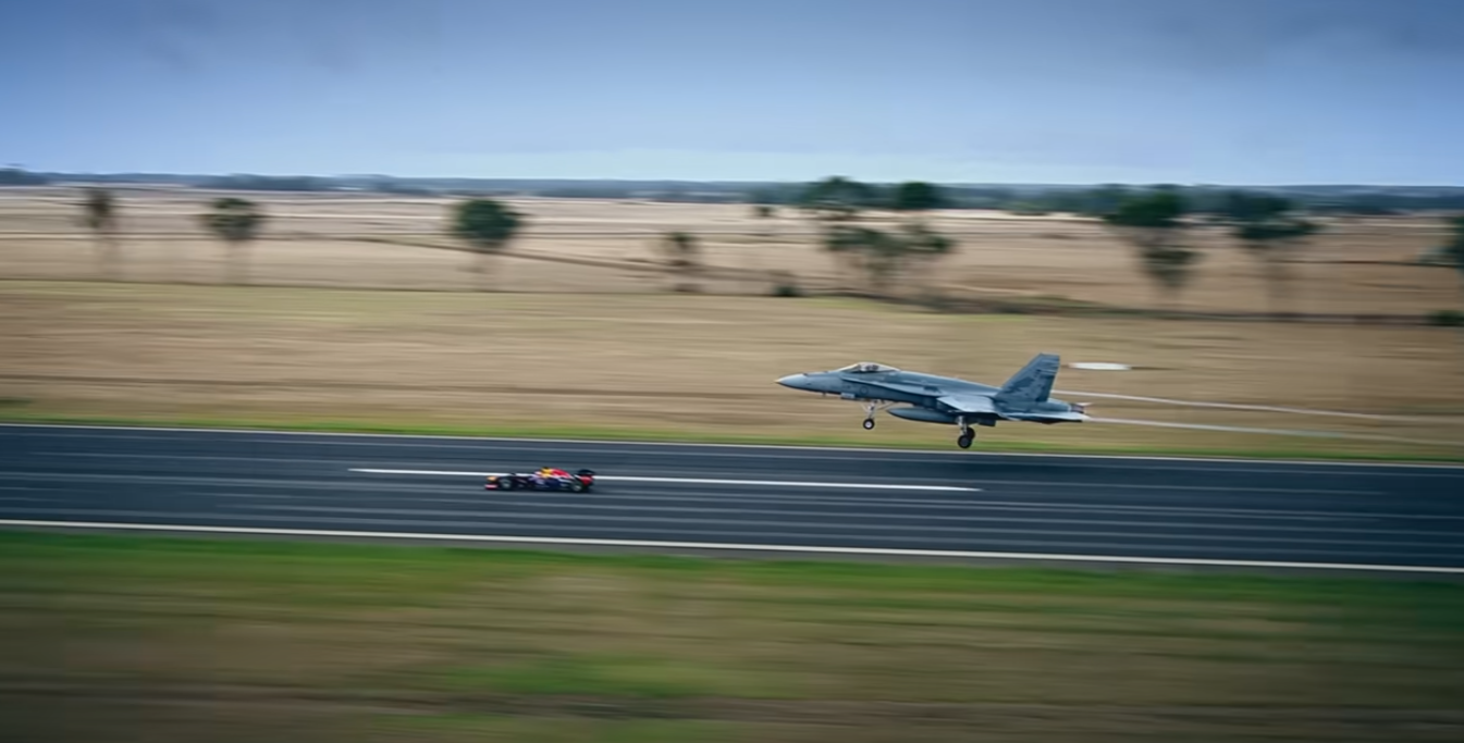 Once años de la épica carrera entre F1 y un caza de combate: el millonario coste de esta hazaña