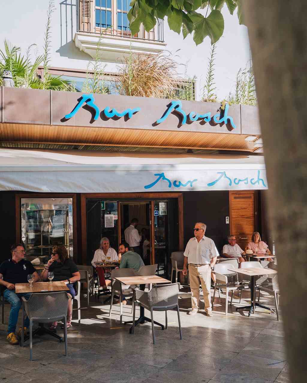 bar mallorca típico plaza terraza