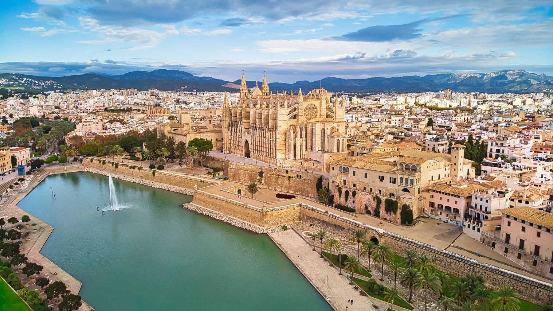 Guía de Palma de Mallorca: qué ver, dónde comer y todo lo que no te puedes perder