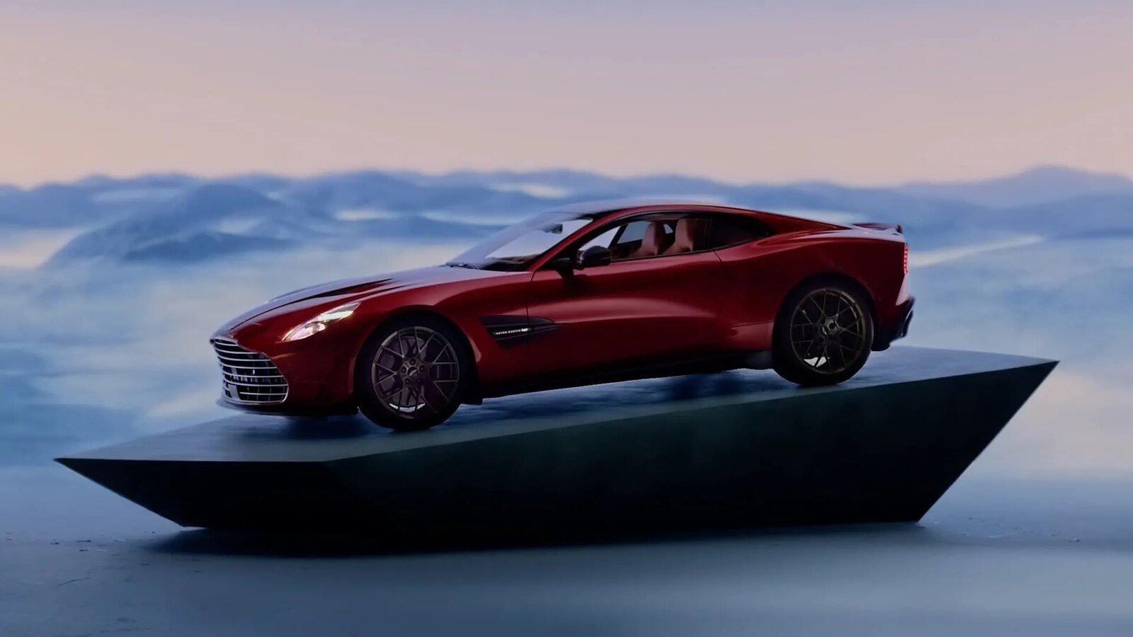 Aston Martin Vanquish en rojo