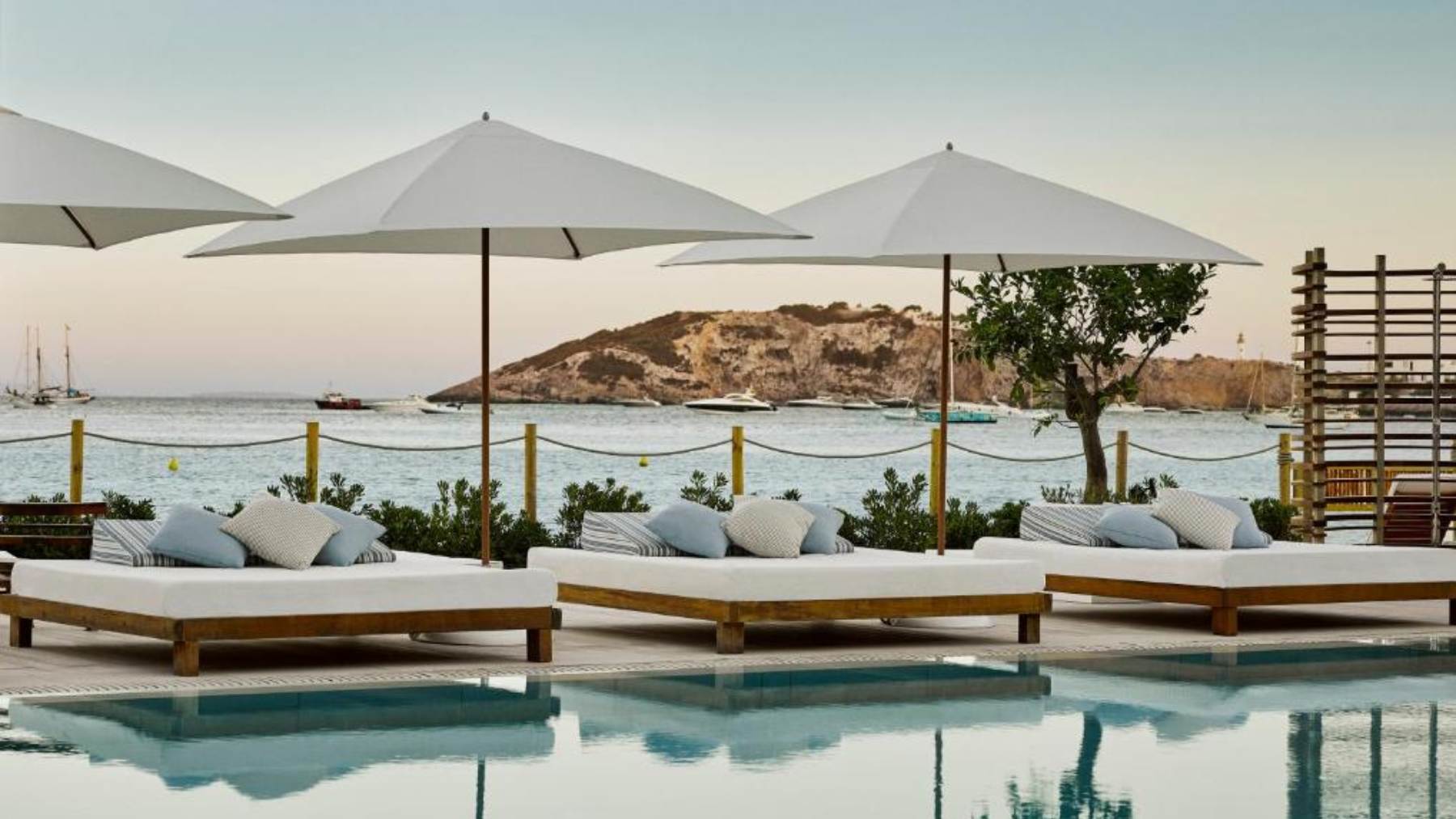Terraza del Nobu Ibiza, hoteles de famosos en Ibiza