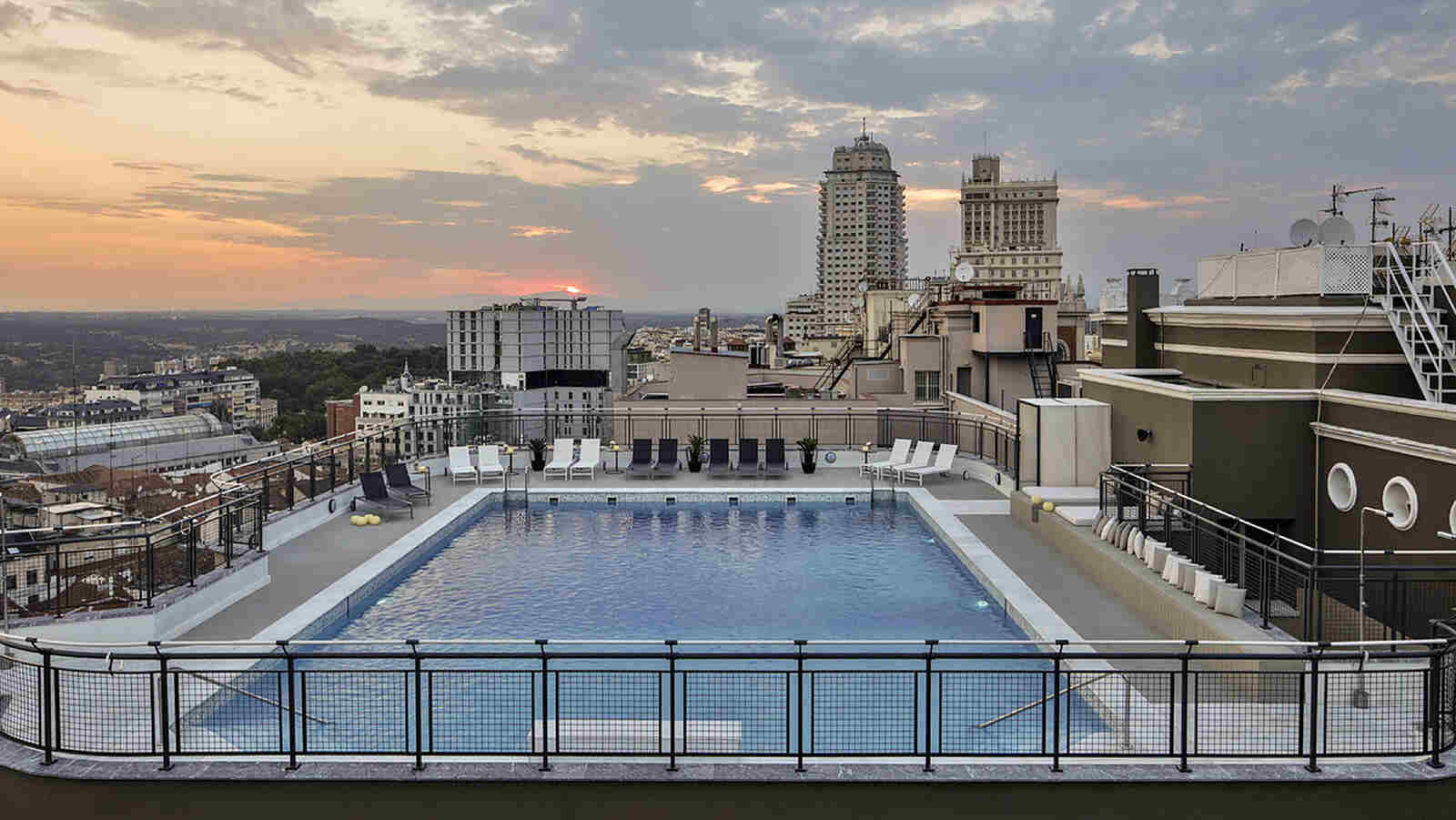 Hotel Emperador, las mejores piscinas de Madrid