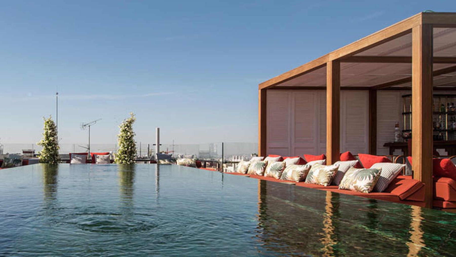 Piscinas de lujo en Madrid, Hotel Bless
