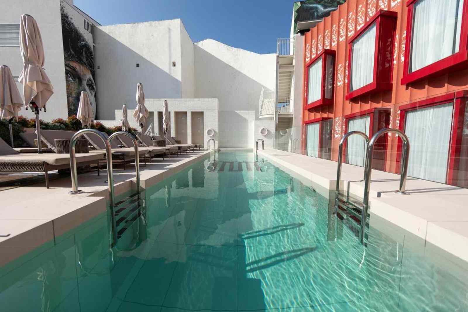 Piscina el hotel UMusic 