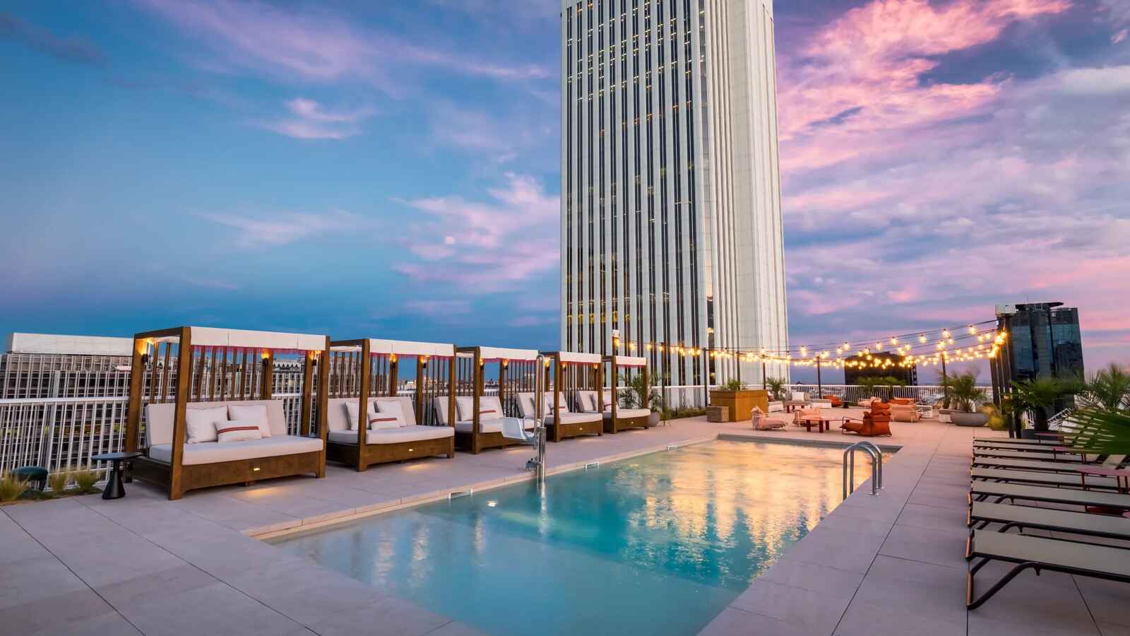 Piscina del Hotel Hilton Canopy