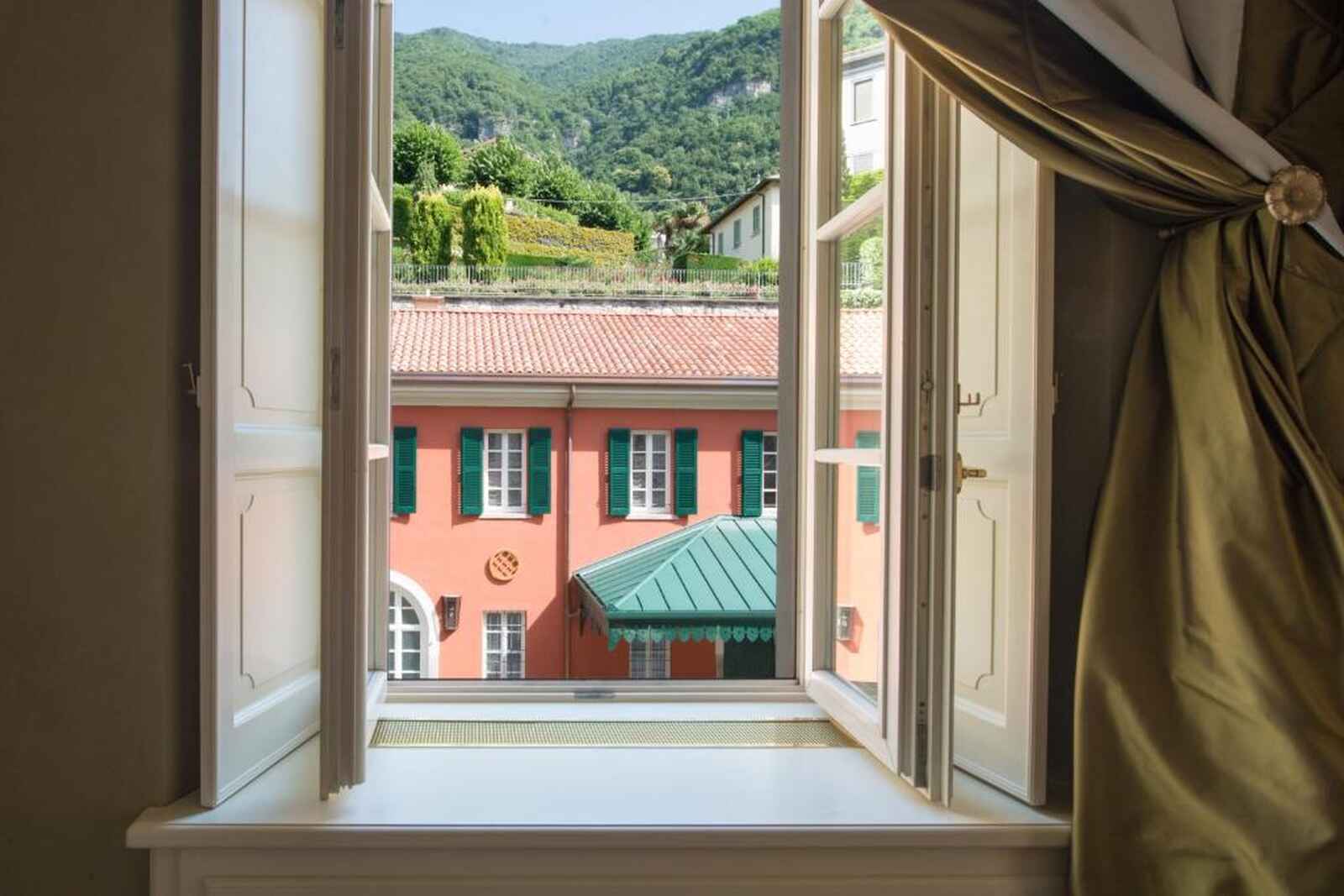 Vistas de la montaña en Lago di Como