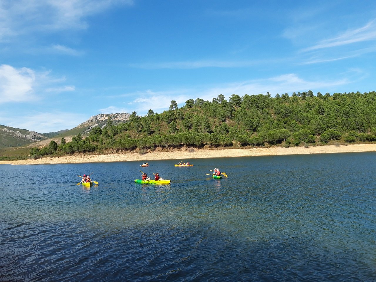 Extremadura: tradición termal y deportes acuáticos para vivir una experiencia de bienestar y aventura