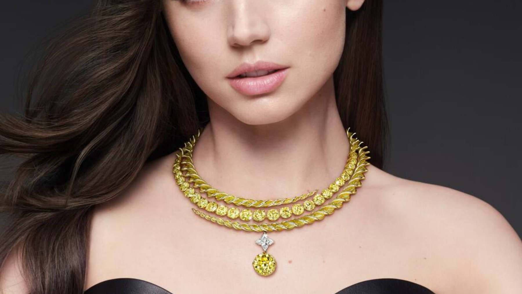 Louis Vuitton tardó 7 años en reunir 27 diamantes amarillos para crear su collar más exclusivo jamás visto