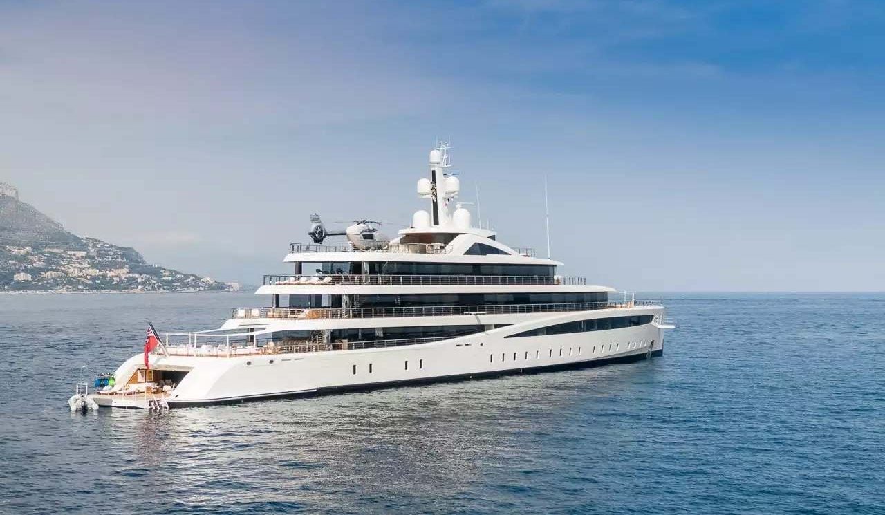 Llega a Ibiza el yate del inversor que ganó 16.000 millones en un año: el más lujoso hasta ahora