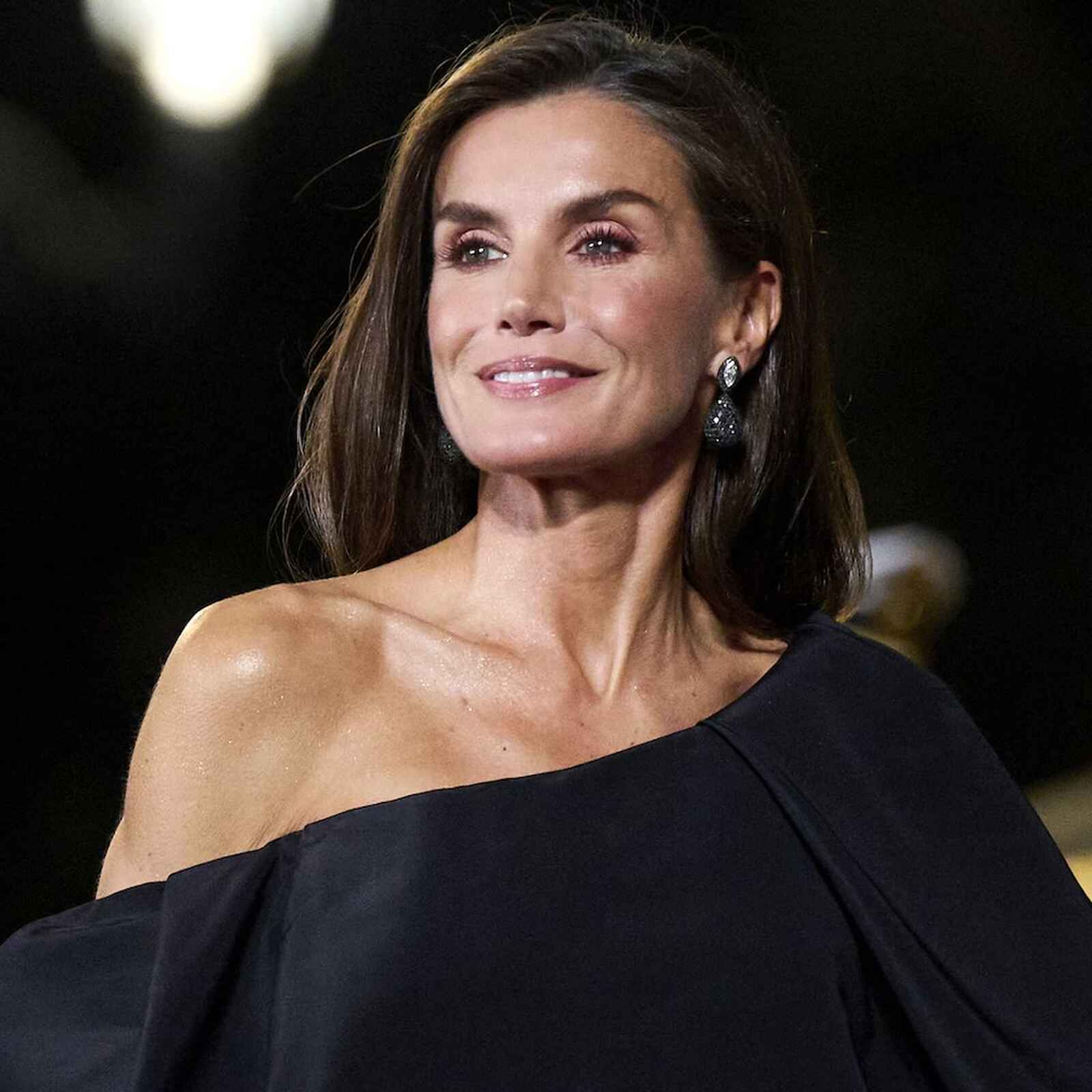 La Reina Letizia posando ante las cámaras
