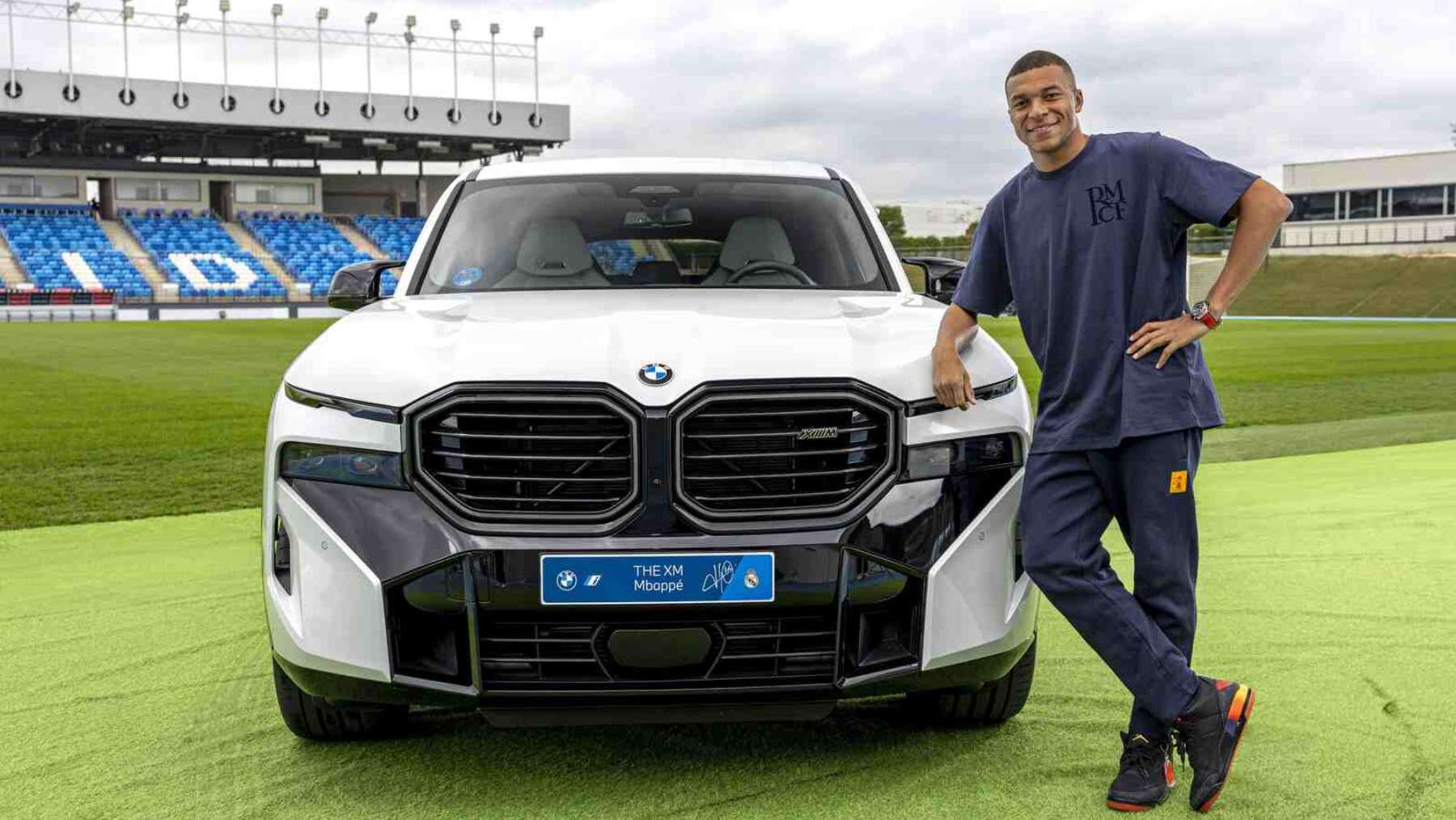BMW, uno de los coches de Mbappé