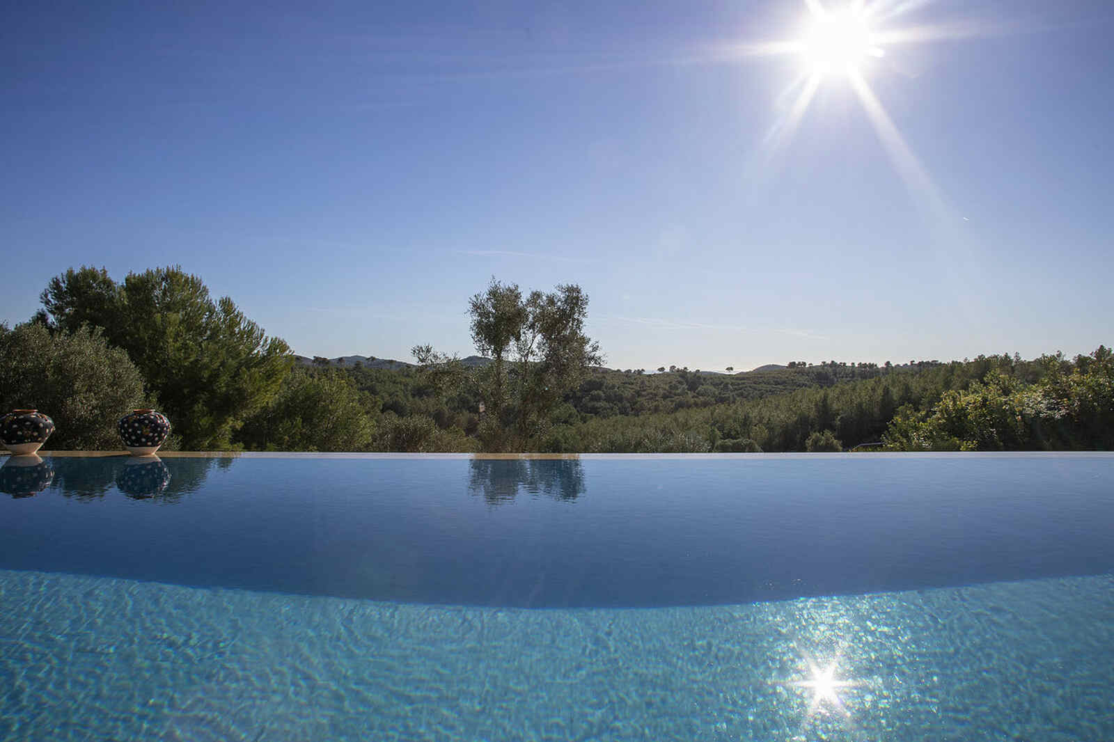Piscina de la masía de Sitges