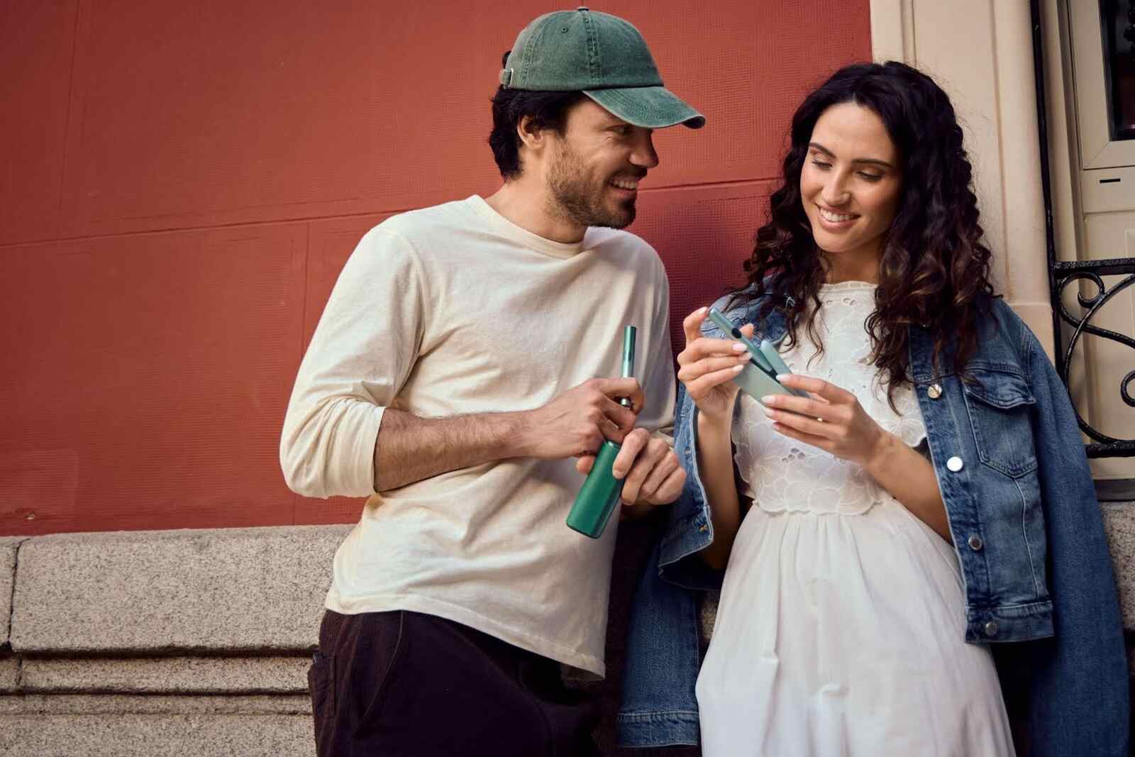 Pareja riendo