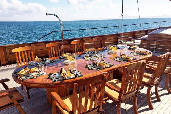 Llega a Formentera el velero más bonito: así revolucionaron los Gucci el mundo náutico con su yate