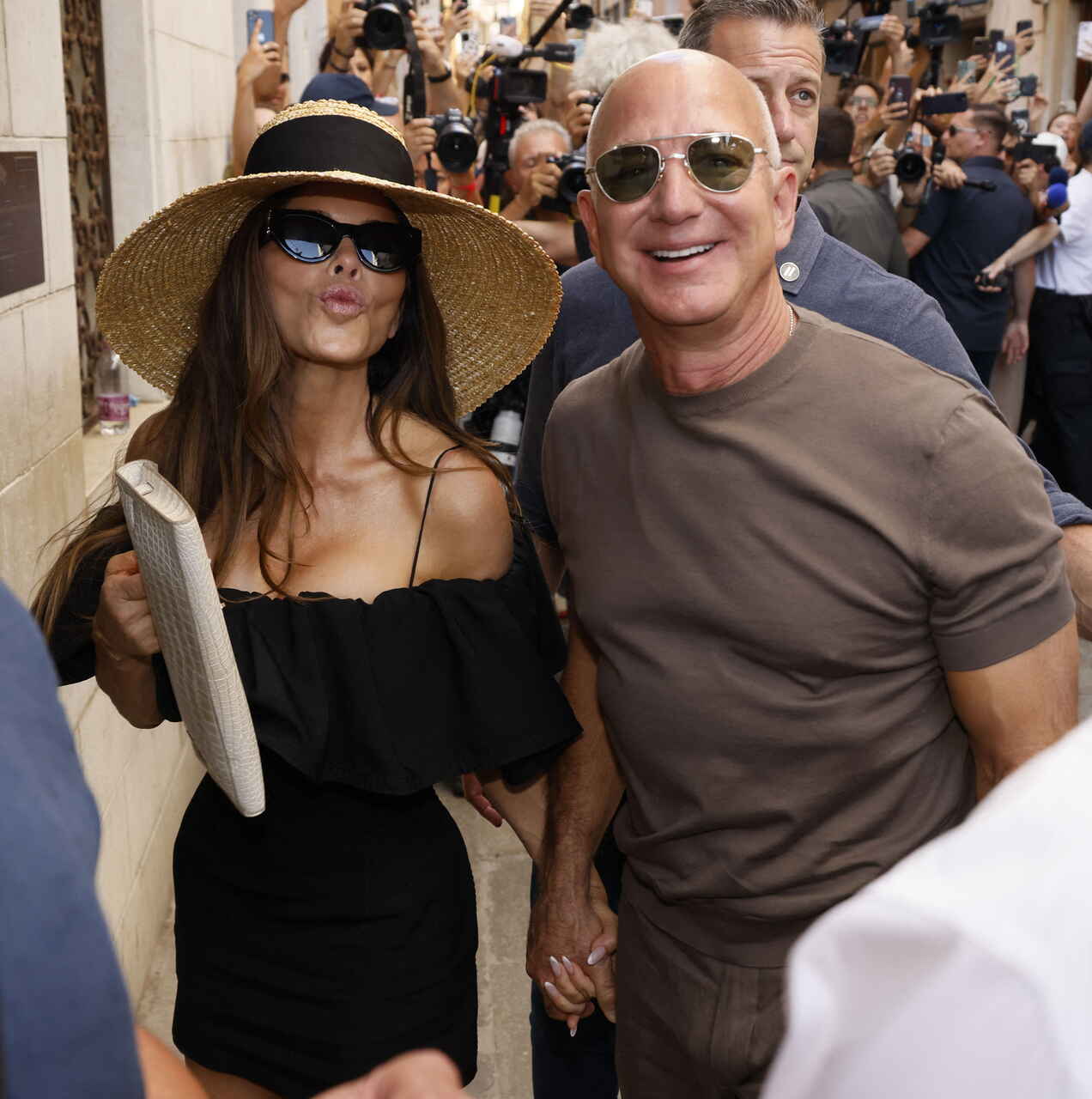 jeff bezos menorca