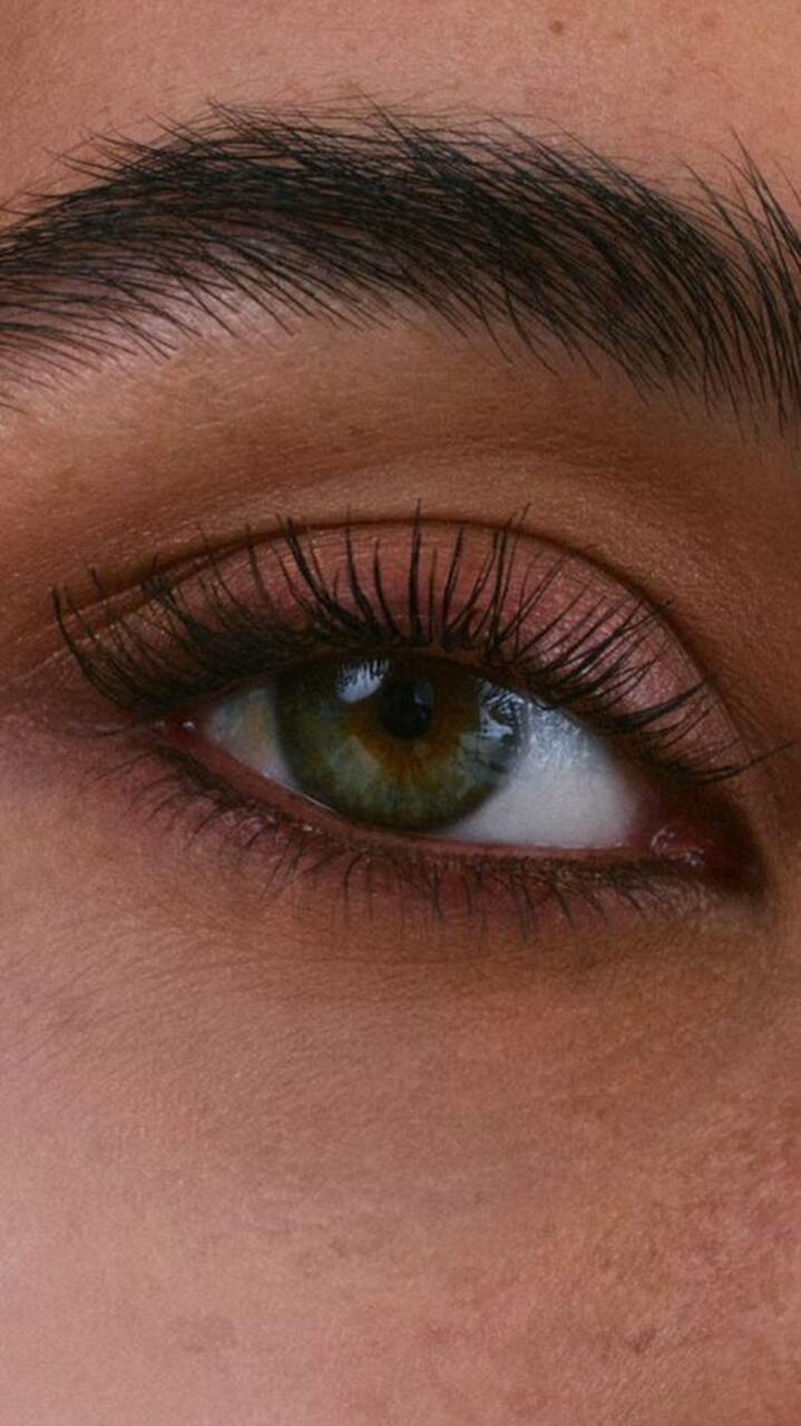 lápiz de ojos colores favorecedores