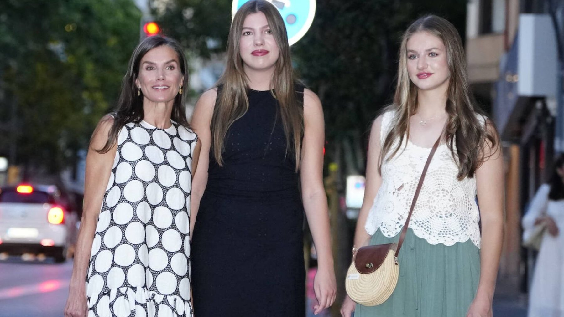 Por qué la Reina Letizia sigue fiel a Carolina Herrera: «Las españolas tienen un toque de distinción»
