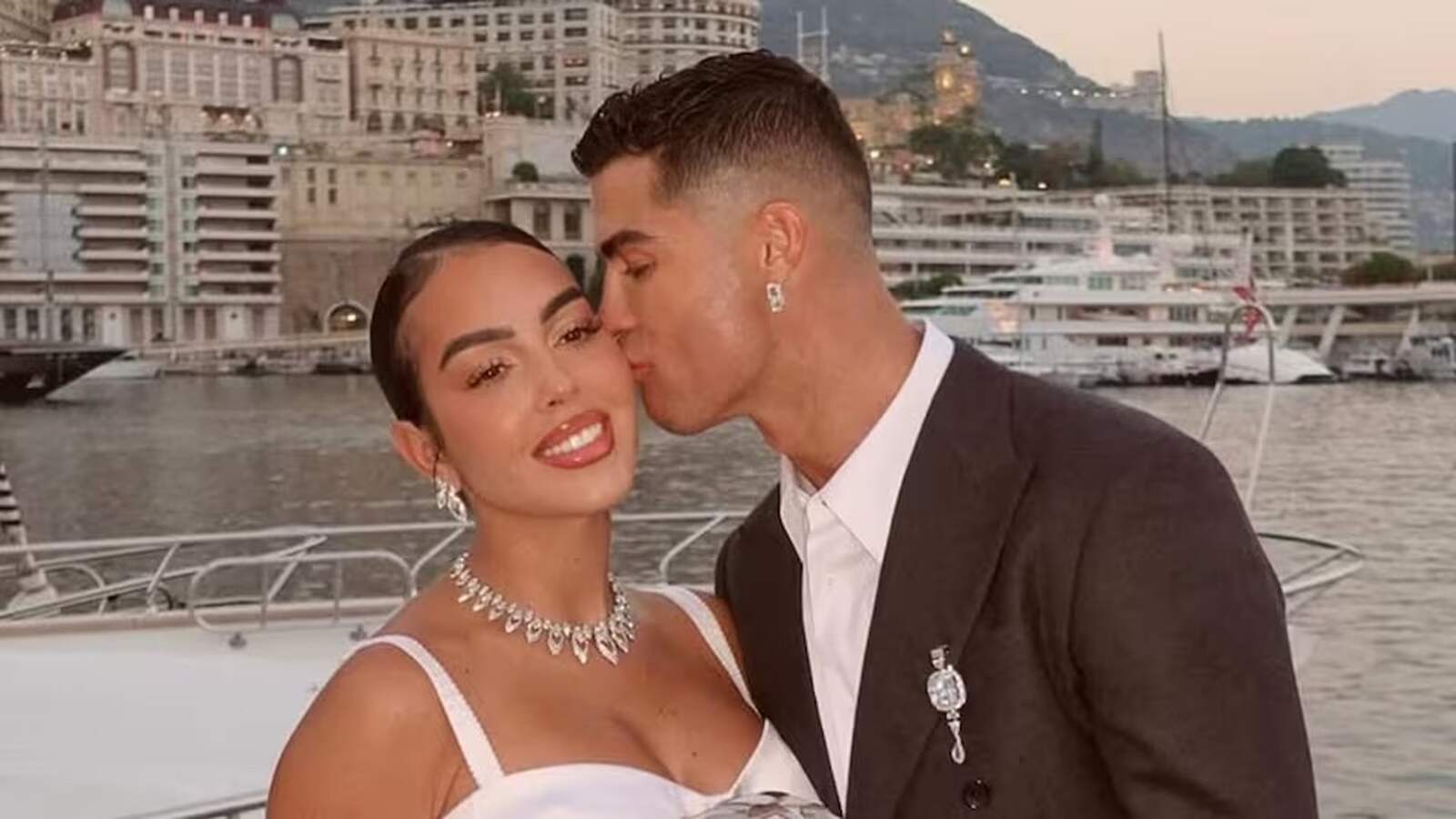 La pareja en un yate