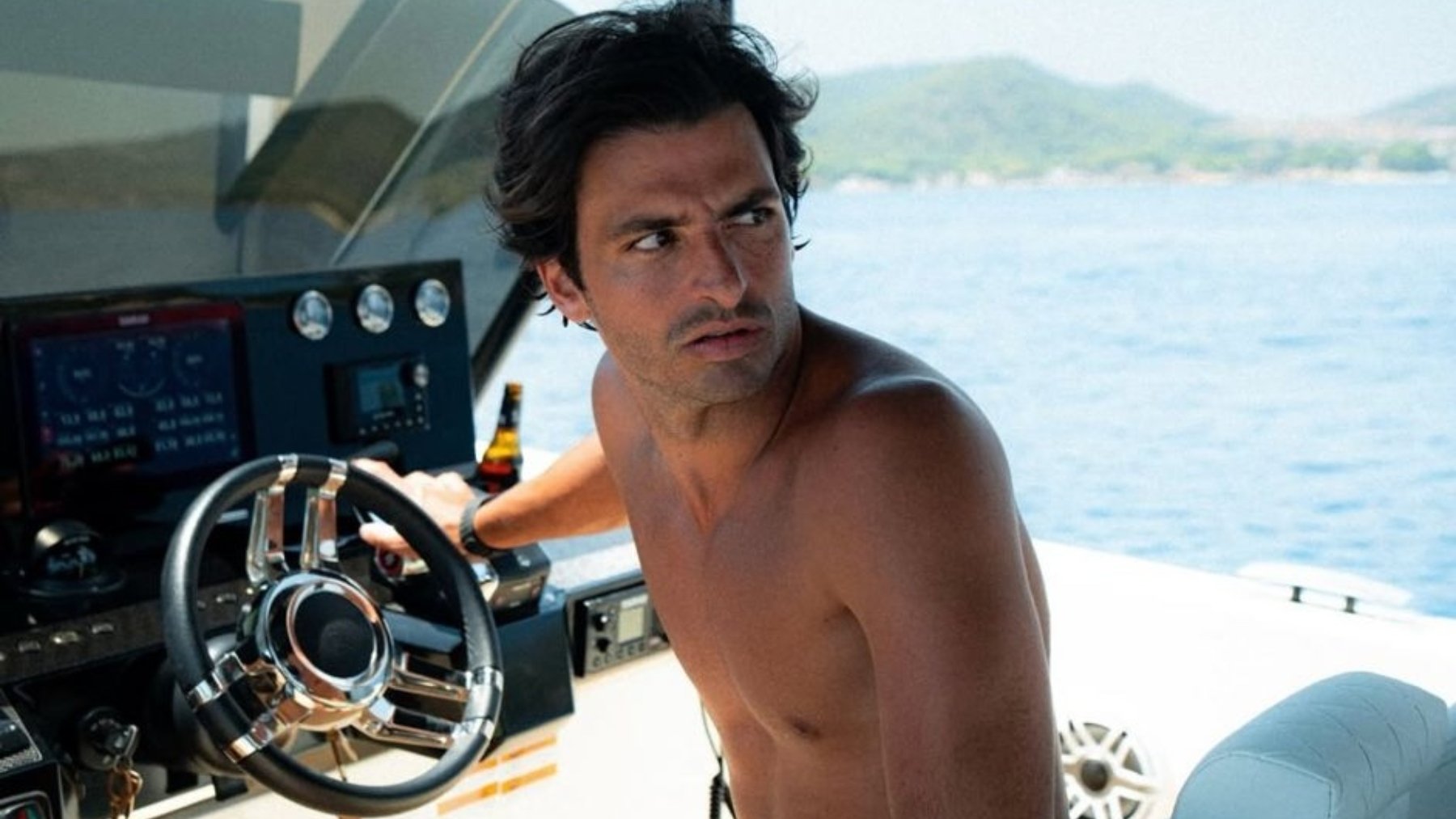Carlos Sainz apura el verano a bordo de este yate de 1 millón de euros