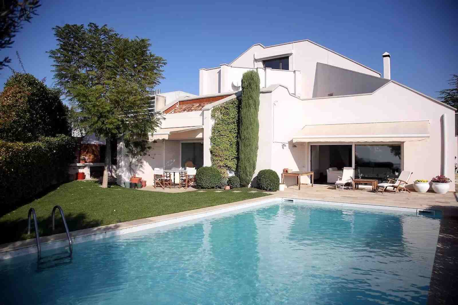 Exterior de la mansión de Shakira y Piqué