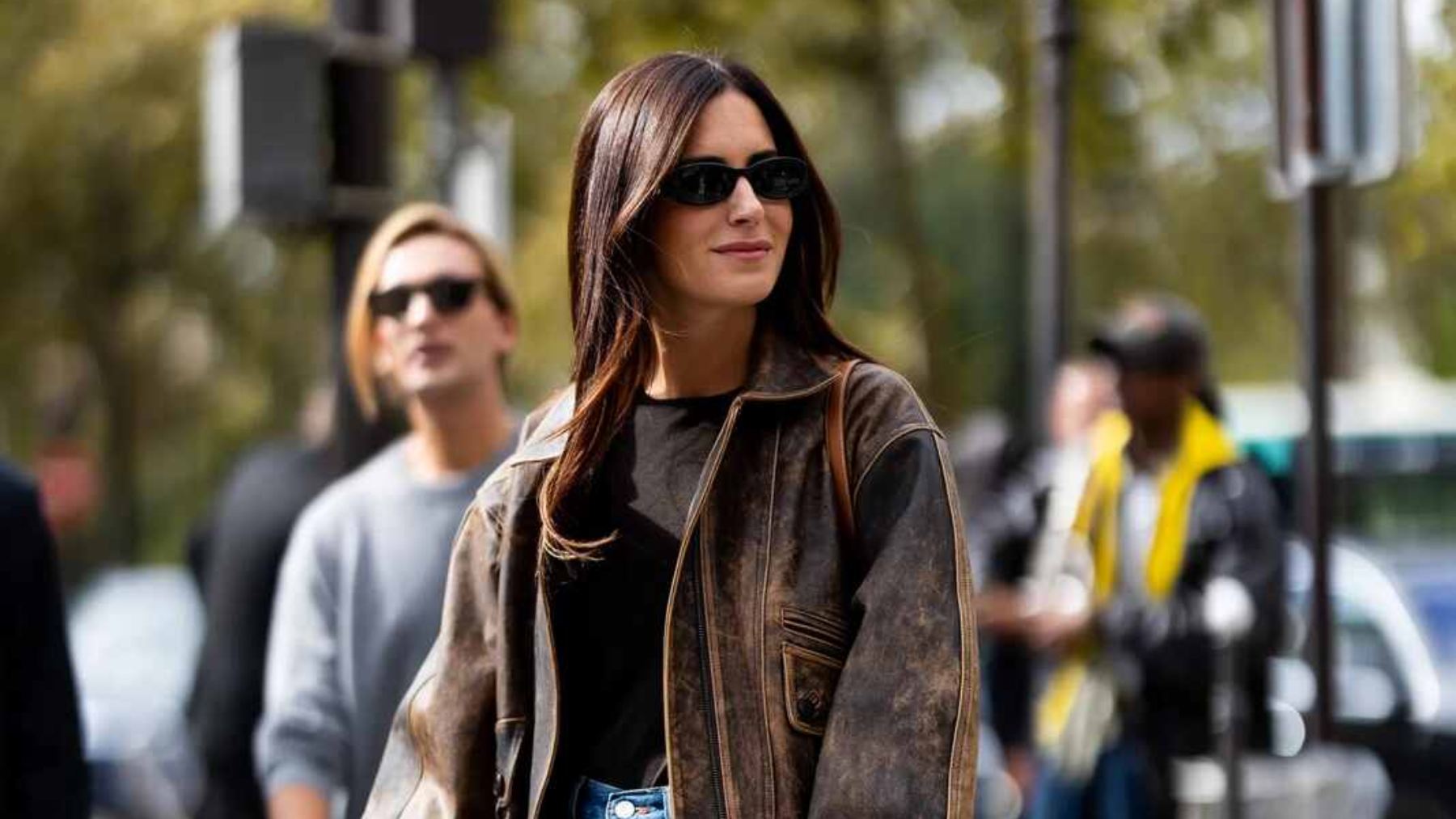 Gala González con chaqueta de cuero