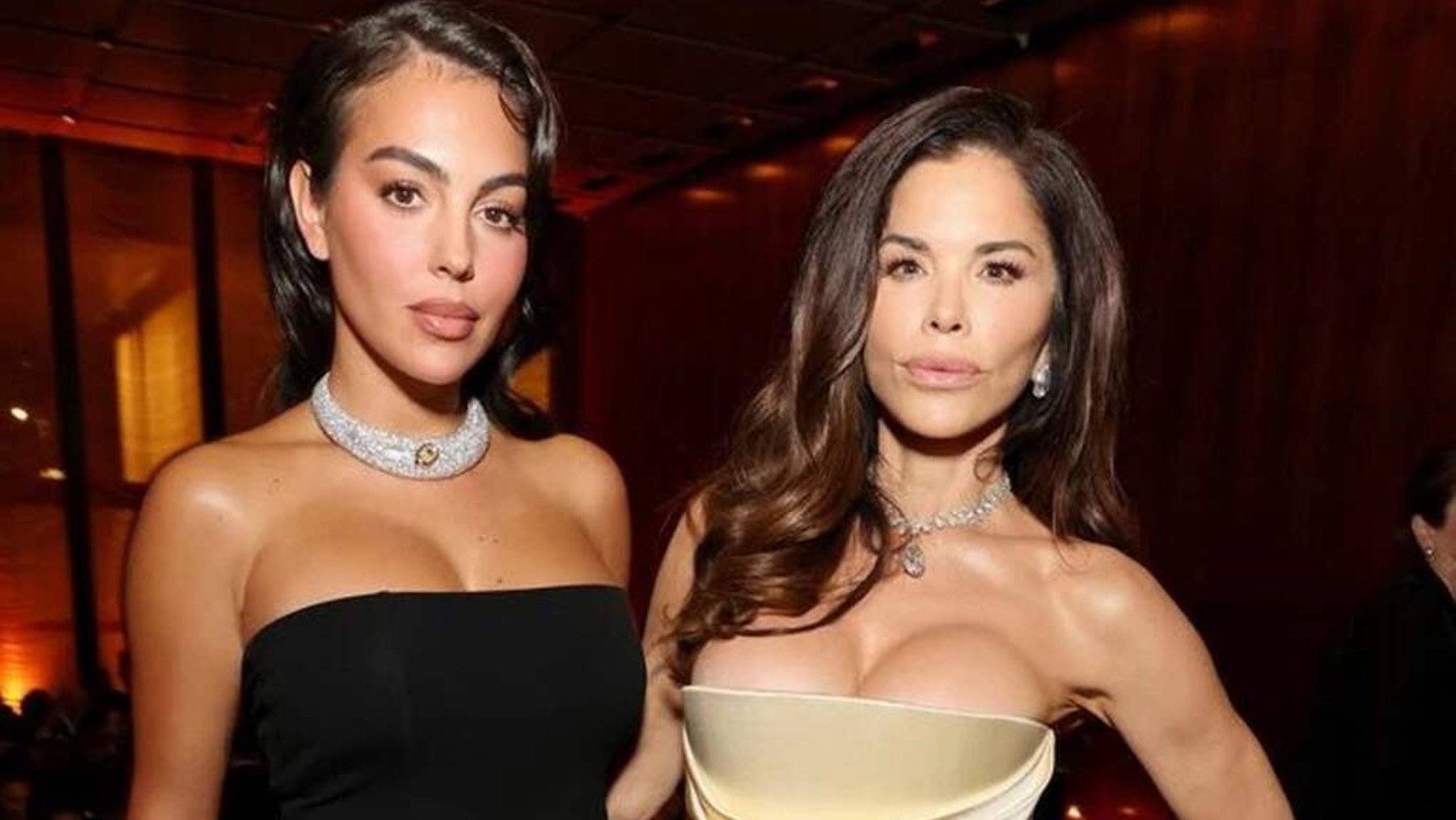 Lauren y Georgina posando