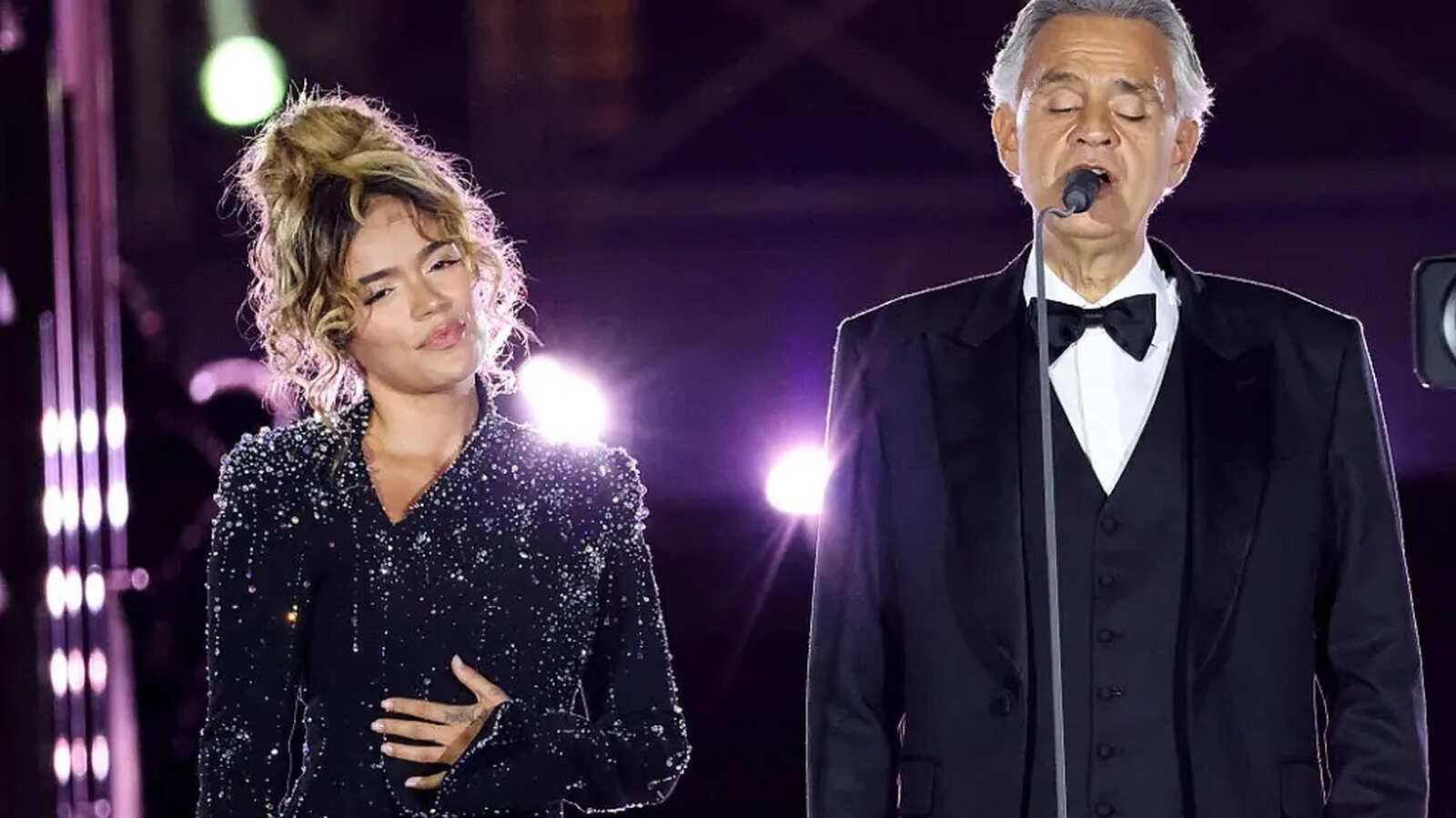 Karol G con Andrea Bocelli