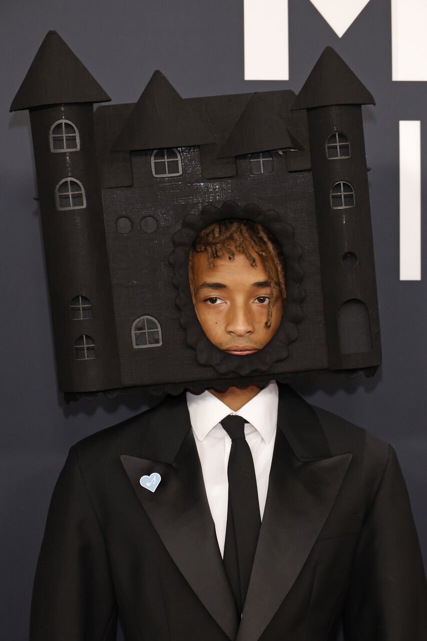 jaden smith castillo en la cabeza