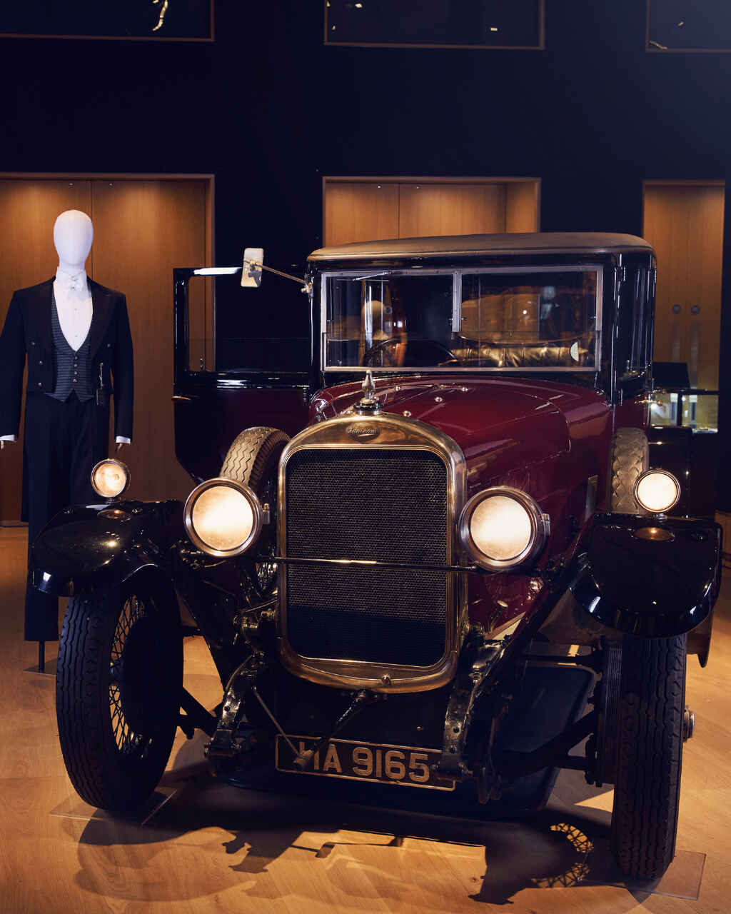 coche clasico objetos Downton Abbey