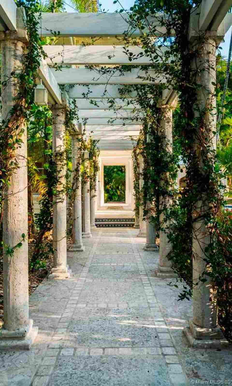 Jardín de la mansión
